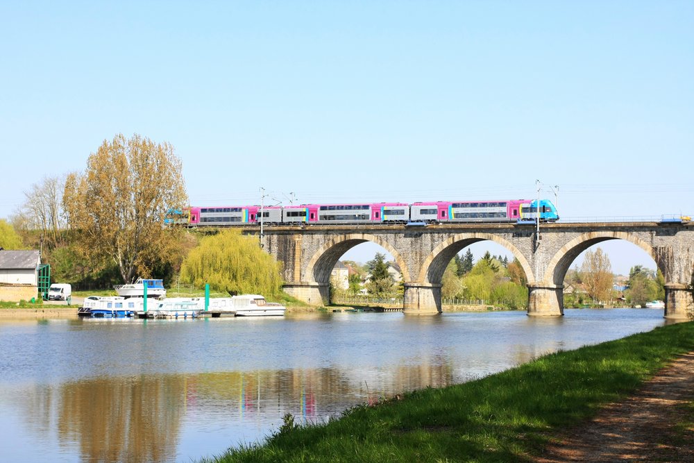 Pont chemin de fer capitainerie.jpg